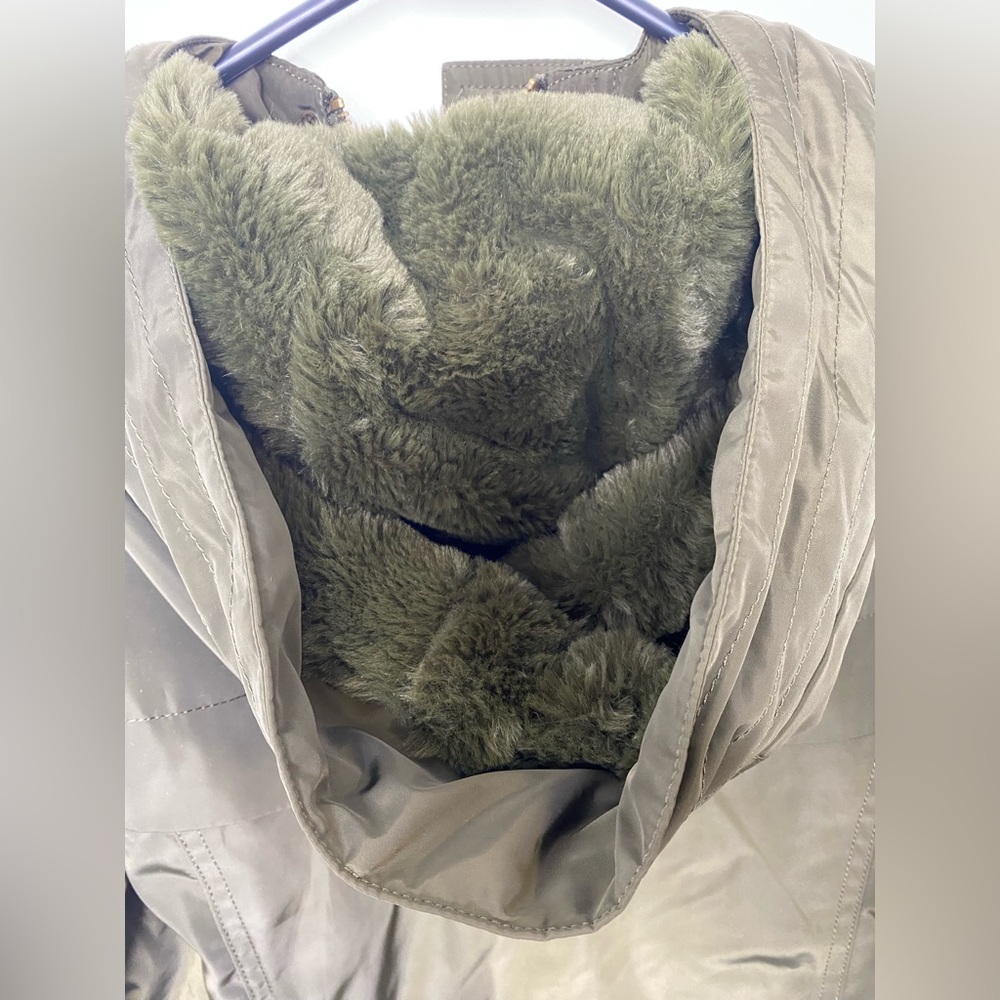 Sam Edelman Faux Fur Lined Water Repellent Hooded Raincoat - Picture 7 of 10